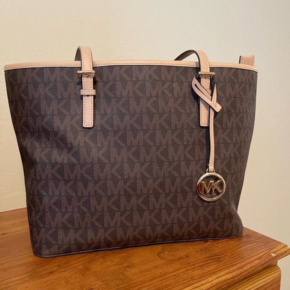 Michael Kors bag - Picture 2 of 3